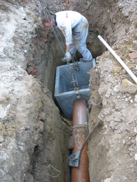 Scavi per posa di sottoservizi in una lottizzazione